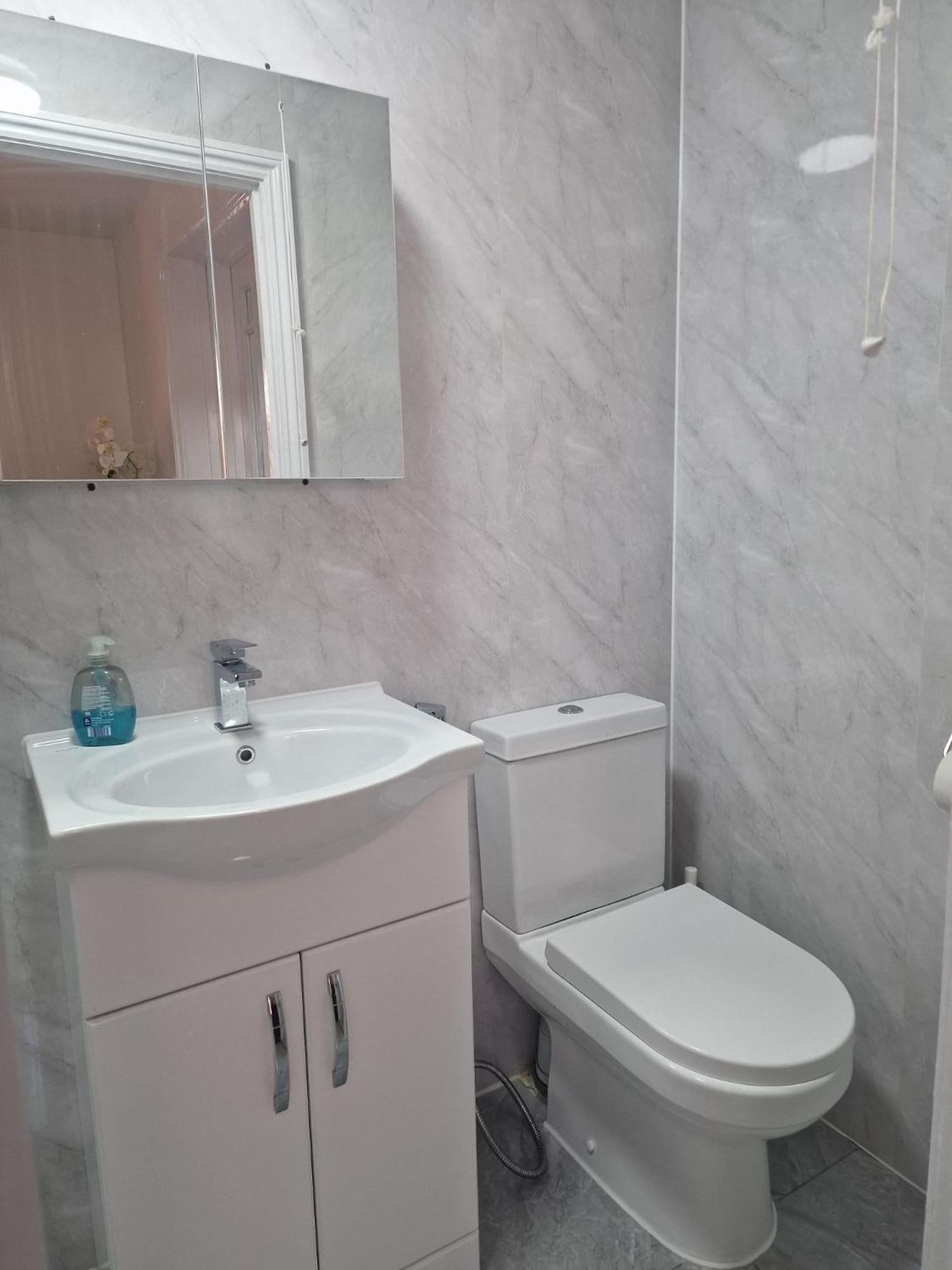 Studio Flat On Straight Road, Harold Hill, Havering Esterno foto